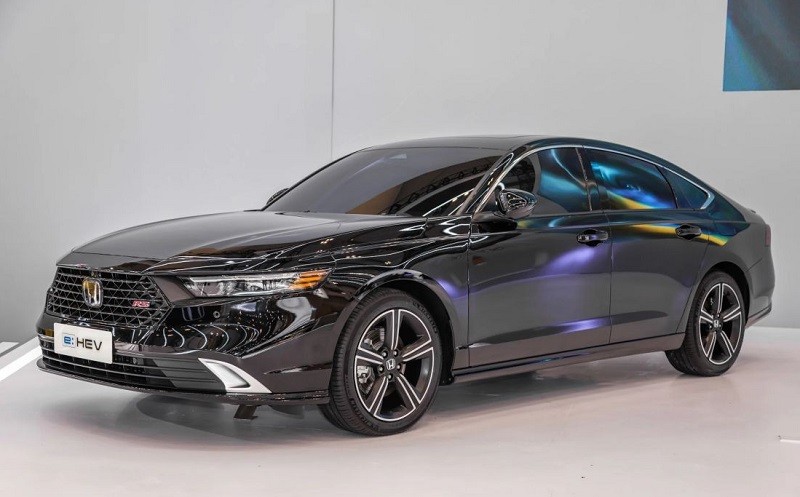 Honda Accord 2024 e:HEV vừa được ra mắt tại triển lãm Ô tô Quốc tế Gaikindo Indonesia (GIIAS). Honda Accord 2024 e:HEV vừa được ra mắt tại triển lãm Ô tô Quốc tế Gaikindo Indonesia (GIIAS).