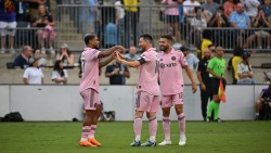 Lionel Messi bảo vệ đồng đội trong trận Inter Miami vào chung kết Leagues Cup 2023