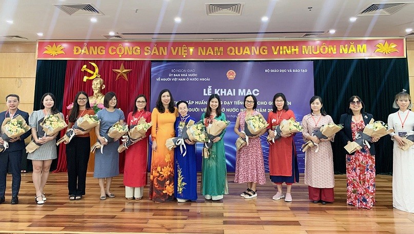 Khai giảng Khóa tập huấn giảng dạy tiếng Việt cho giáo viên người Việt Nam ở nước ngoài năm 2023