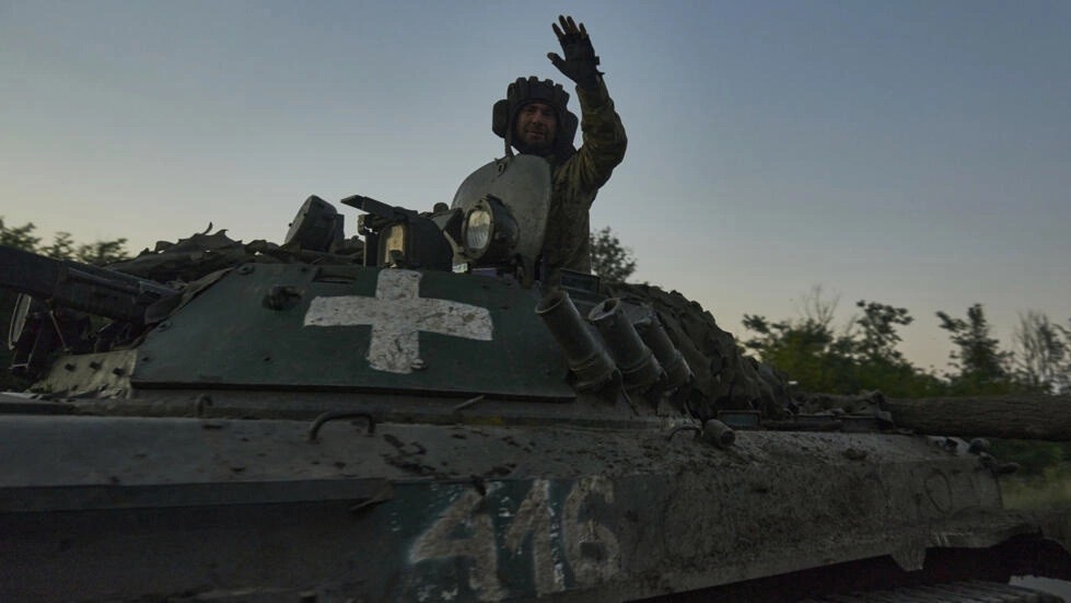 Tình hình Ukraine: Kiev ‘giải phóng’ ngôi làng ở Donetsk, kêu gọi người dân ‘cầm cự’ dài lâu; Cảng Reni trên sông Danube bị không kích