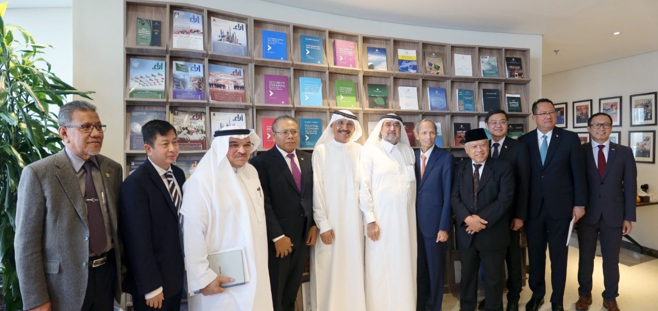 Các đại biểu chụp ảnh lưu niệm sau Tọa đàm