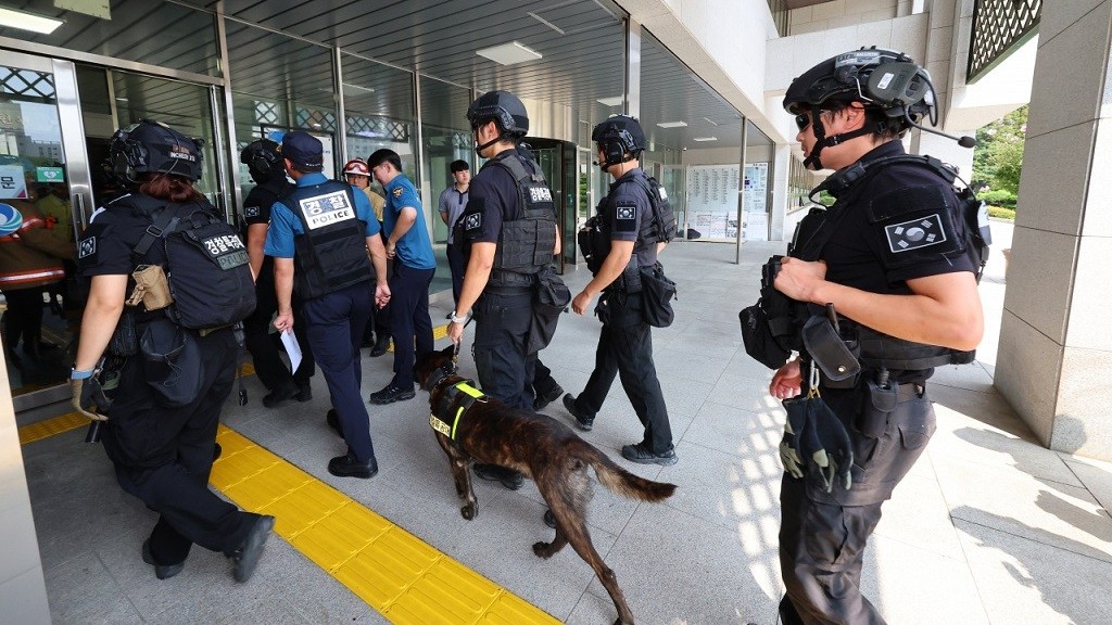 Hàn Quốc đối mặt với hàng loạt đe dọa đánh bom, nhắm cả vào Tòa án Tối cao và cơ quan đại diện nước ngoài