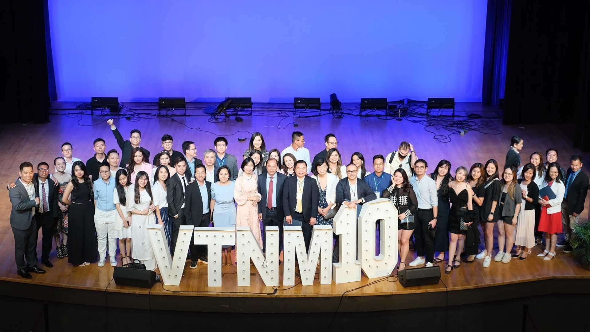 Năm 2022 đánh dấu một chặng đường 10 năm phát triển sự kiện “Vòng tay nước Mỹ”. (Ảnh: NVCC) Năm 2022 đánh dấu một chặng đường 10 năm phát triển sự kiện “Vòng tay nước Mỹ”. (Ảnh: NVCC)