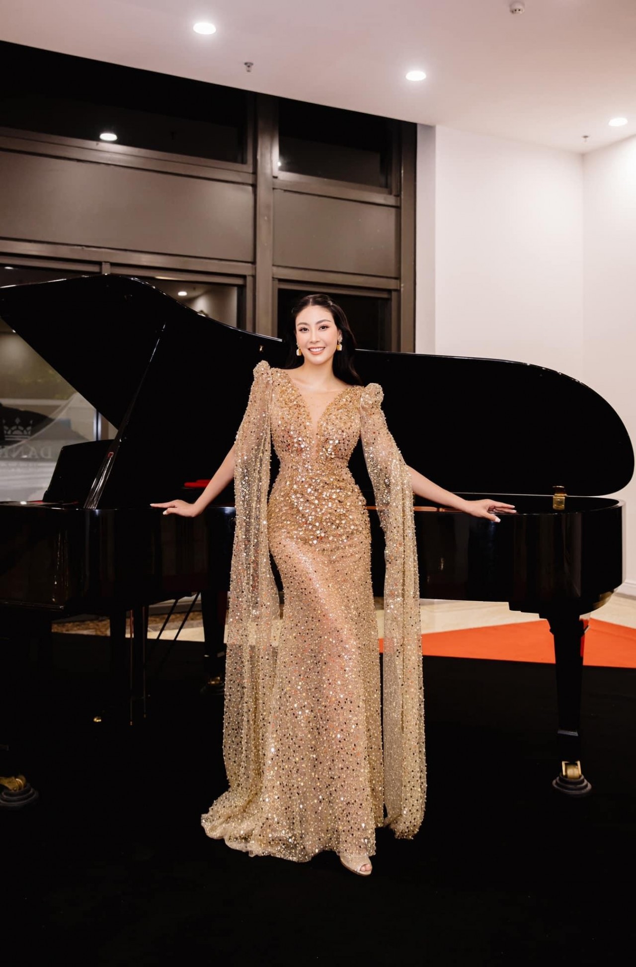 Thần thái ngút ngàn của Hoa hậu Hà Kiều Anh