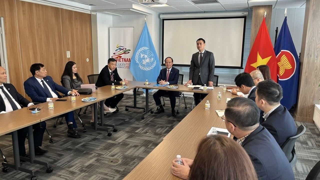 Phái đoàn Việt Nam tại Liên hợp quốc đón và làm việc với đoàn đại biểu thành phố Hà Nội