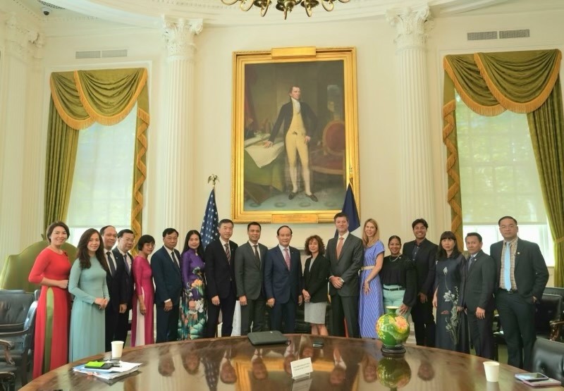 Phái đoàn Việt Nam tại Liên hợp quốc đón và làm việc với đoàn đại biểu thành phố Hà Nội Phái đoàn Việt Nam tại Liên hợp quốc đón và làm việc với đoàn đại biểu thành phố Hà Nội