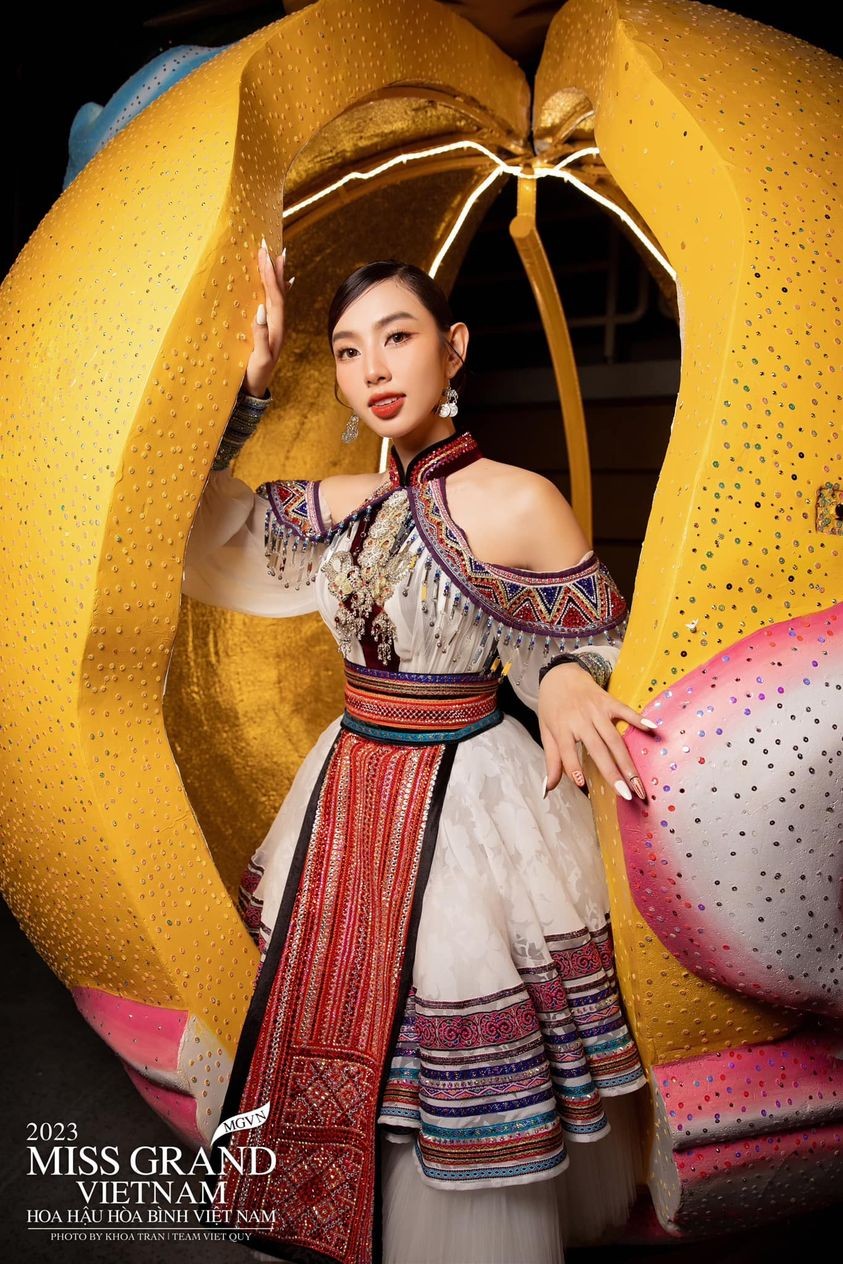 Hoa hậu Thùy Tiên