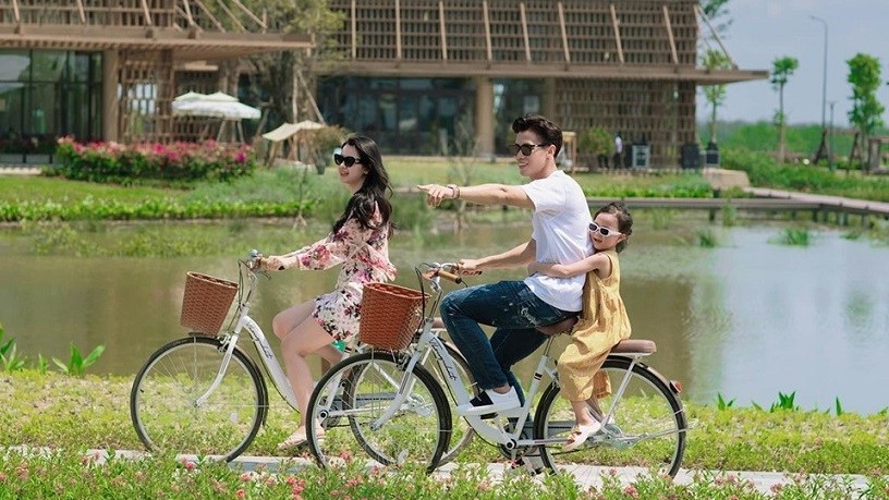 Trung vệ Quế Ngọc Hải và cuộc sống hạnh phúc bên bà xã xinh đẹp cùng hai con nhỏ