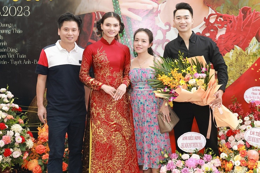 Ca sĩ Phạm Phương Thảo