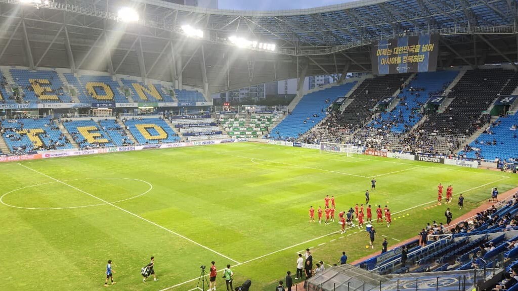 Hàn Quốc: HLV Park Hang Seo trên khán đài theo dõi, ủng hộ CLB Hải Phòng và Lương Xuân Trường