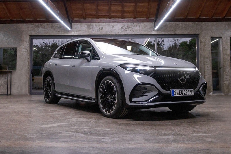 Xe điện EQS SUV.