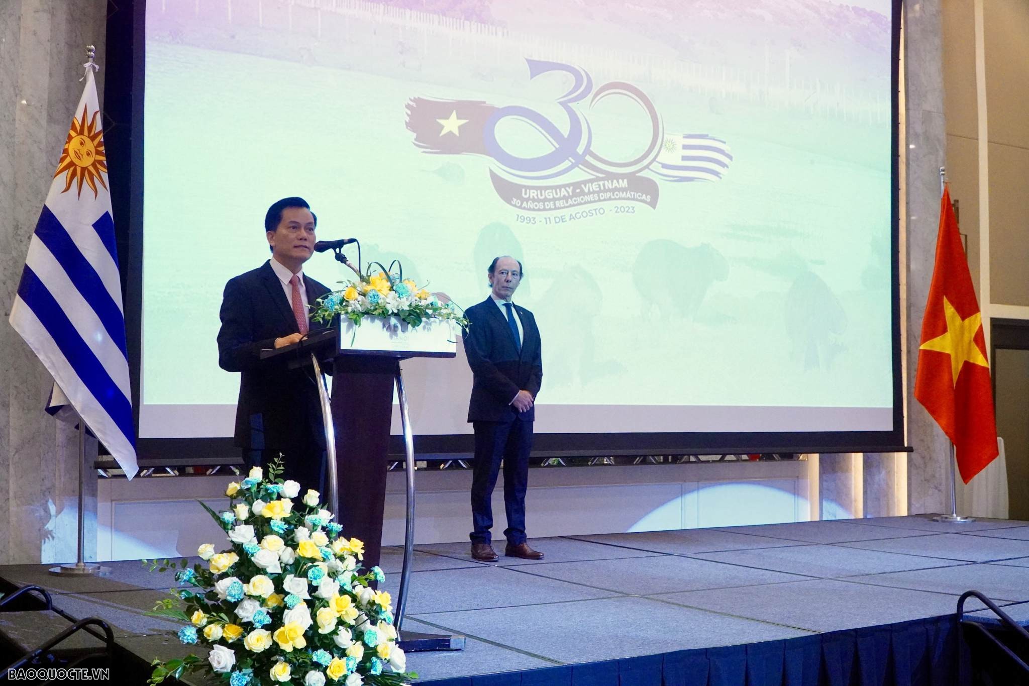 Đặt nền móng cho mối quan hệ lâu dài, vững chắc và tin cậy giữa Việt Nam và Uruguay Đặt nền móng cho mối quan hệ lâu dài, vững chắc và tin cậy giữa Việt Nam và Uruguay