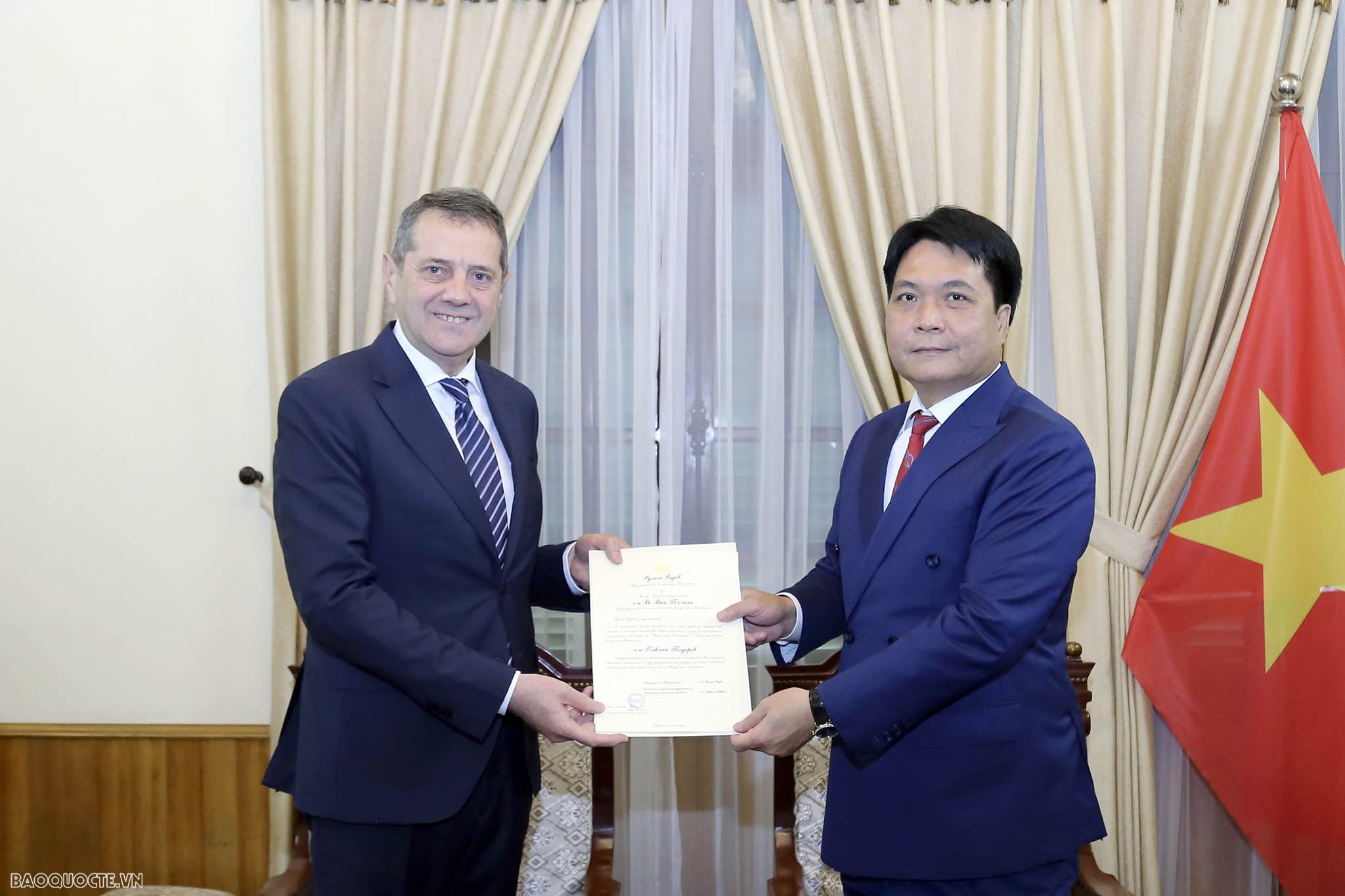 Bộ Ngoại giao tiếp nhận bản sao Thư ủy nhiệm bổ nhiệm Đại sứ Lithuania và Bulgaria tại Việt Nam