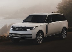 Cận cảnh Range Rover SV Carmel Edition phiên bản giới hạn, giá khoảng 8,88 tỷ đồng