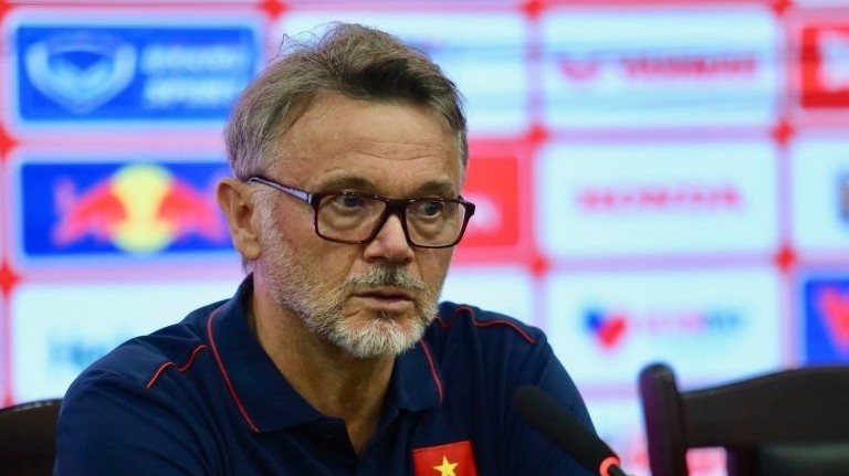 Đội tuyển Việt Nam sắp hội quân, HLV Philippe Troussier mong Filip Nguyễn sớm nhập quốc tịch