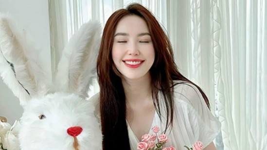 Sao Việt: Hồ Ngọc Hà được khen phong cách gợi cảm, Bảo Thy ngọt ngào tuổi 35