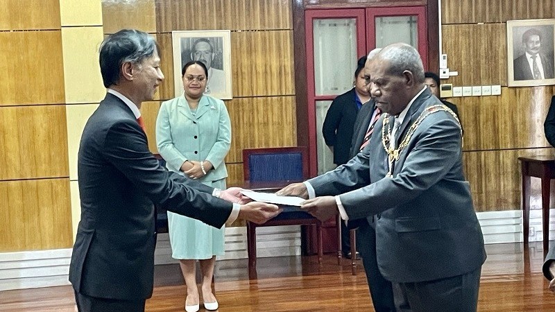 Đại sứ Việt Nam tại Papua New Guinea Nguyễn Tất Thành trình Thư ủy nhiệm