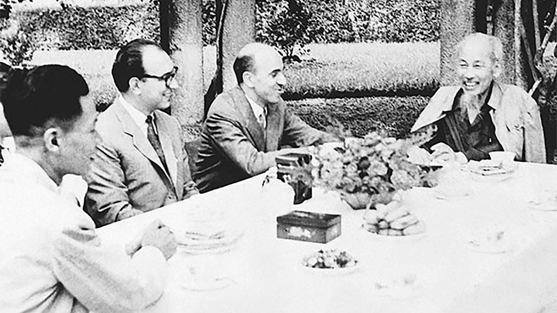 Báo chí cách mạng Việt Nam: Viết cho thế giới thấy...