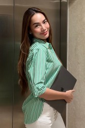 Những khoảnh khắc đời thường trong sáng, trẻ trung của Hoa hậu Hòa bình Việt Nam 2023 Lê Hoàng Phương