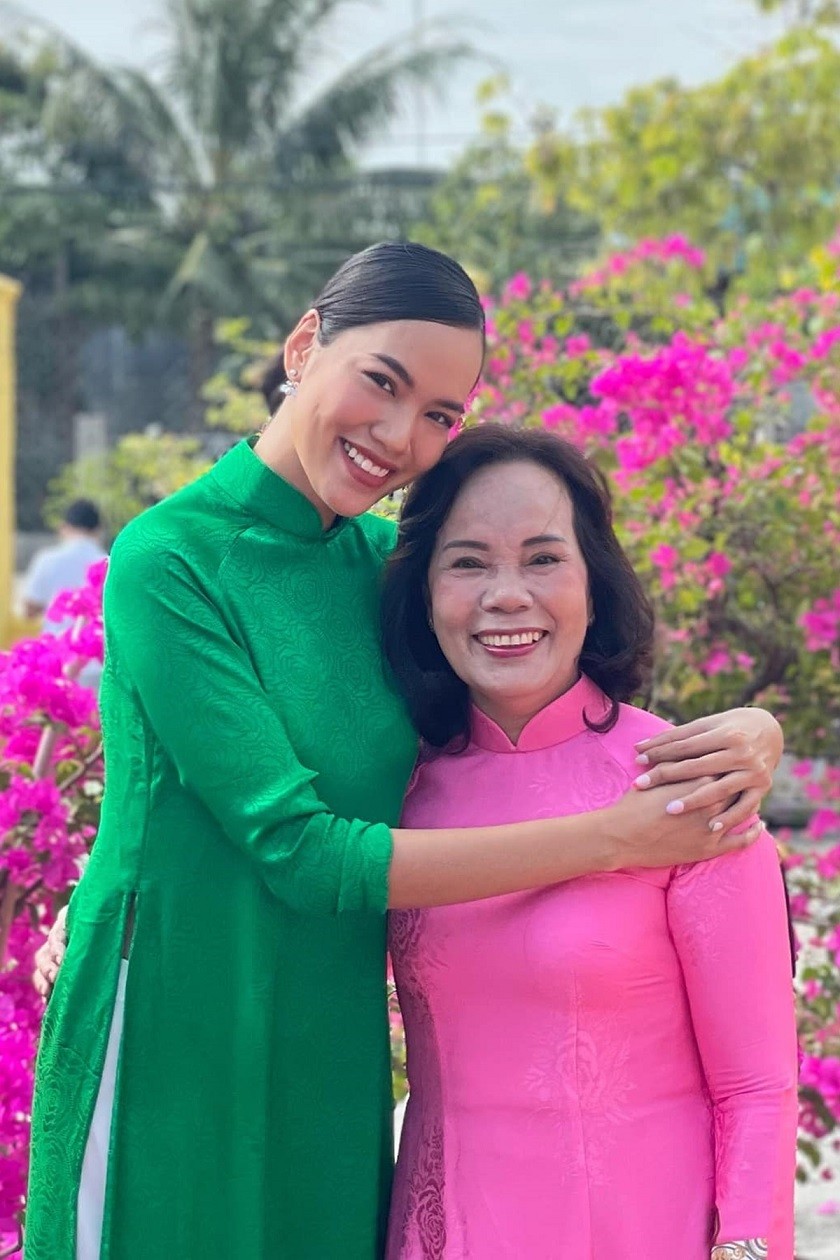 Ngắm vẻ đẹp đời thương trong sáng, trẻ trung của Hoa hậu Hòa bình Việt Nam 2023 Lê Hoàng Phương Ngắm vẻ đẹp đời thương trong sáng, trẻ trung của Hoa hậu Hòa bình Việt Nam 2023 Lê Hoàng Phương