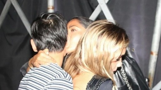 Minh tinh Hollywood Angelina Jolie dẫn con trai nuôi Pax Thiên đi ăn tối cùng bạn thân