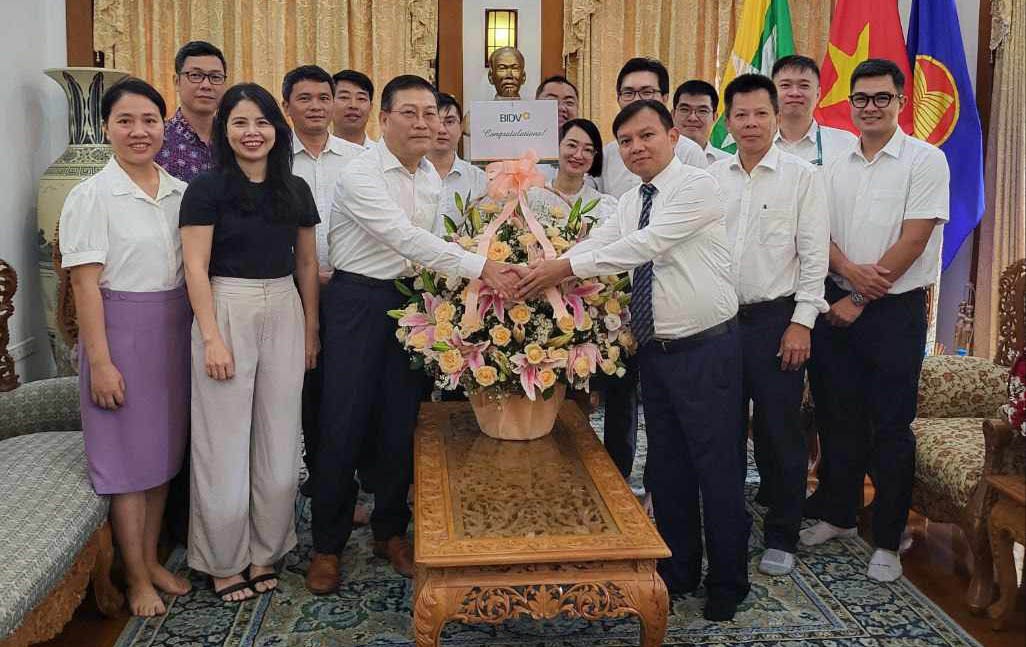 Các đơn vị của Việt Nam công tác tại Myanmar chúc mừng 78 năm ngày thành lập ngành ngoại giao Các đơn vị của Việt Nam công tác tại Myanmar chúc mừng 78 năm ngày thành lập ngành Ngoại giao