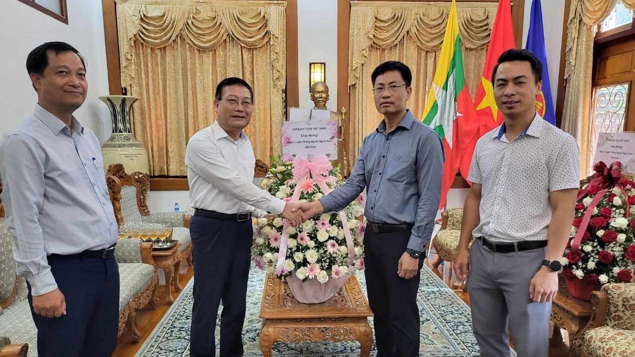 Các đơn vị của Việt Nam công tác tại Myanmar chúc mừng 78 năm ngày thành lập ngành Ngoại giao