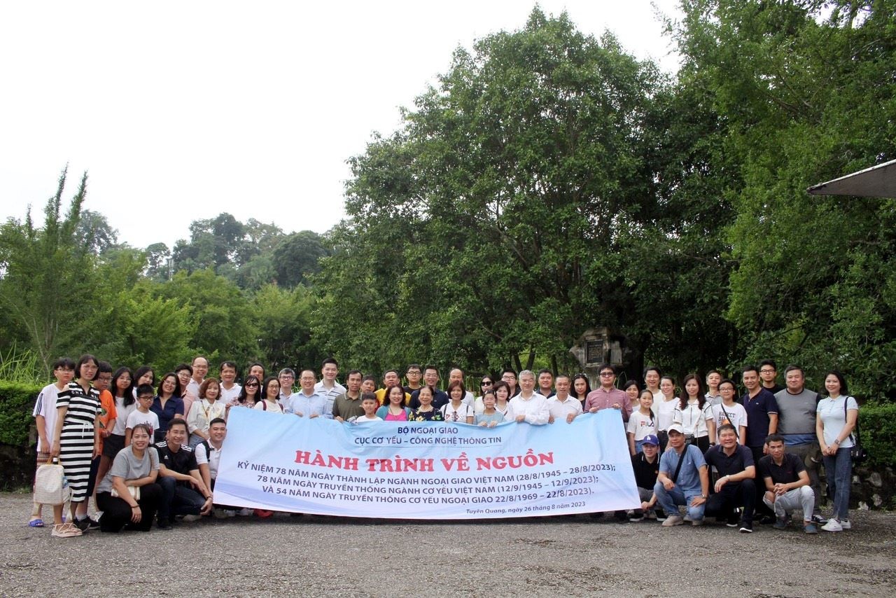 Cục Cơ yếu và Công nghệ thông tin, Bộ Ngoại giao tổ chức hành trình về nguồn Cục Cơ yếu và Công nghệ thông tin, Bộ Ngoại giao tổ chức hành trình về nguồn