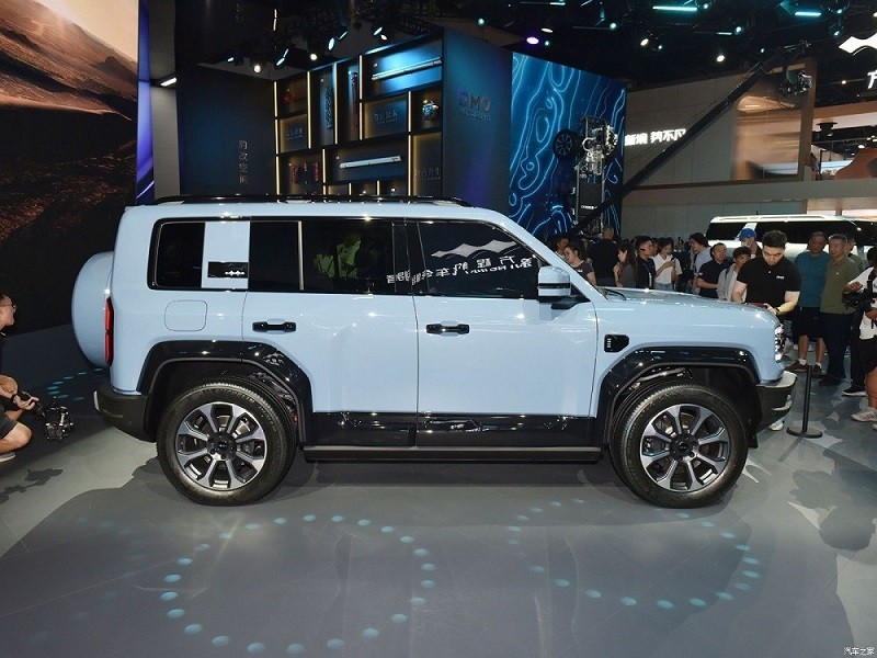 Cận cảnh Fang Cheng Bao Leopard 5 vừa ra mắt tại Trung Quốc, giá từ 990 triệu đồng Cận cảnh Fang Cheng Bao Leopard 5 vừa ra mắt tại Trung Quốc, giá từ 990 triệu đồng