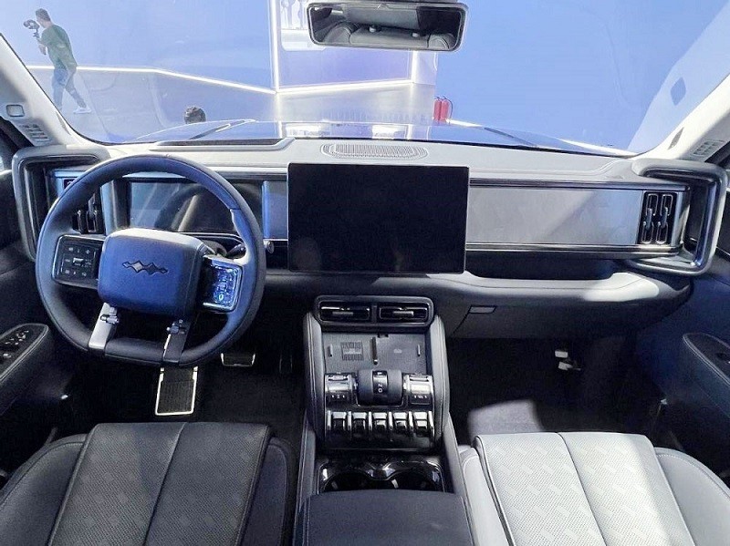 Cận cảnh Fang Cheng Bao Leopard 5 vừa ra mắt tại Trung Quốc, giá từ 990 triệu đồng Cận cảnh Fang Cheng Bao Leopard 5 vừa ra mắt tại Trung Quốc, giá từ 990 triệu đồng