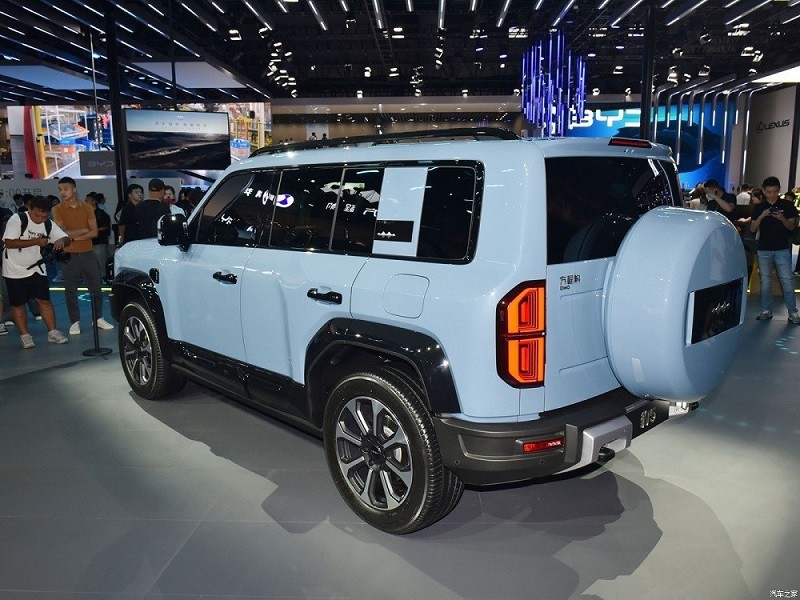 Cận cảnh Fang Cheng Bao Leopard 5 vừa ra mắt tại Trung Quốc, giá từ 990 triệu đồng Cận cảnh Fang Cheng Bao Leopard 5 vừa ra mắt tại Trung Quốc, giá từ 990 triệu đồng