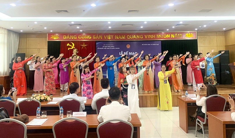 Bế giảng Khoá tập huấn giảng dạy tiếng Việt cho giáo viên người Việt Nam ở nước ngoài năm 2023