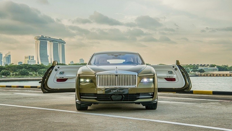 Cận cảnh xe điện siêu sang Rolls-Royce Spectre vừa ra mắt tại Singapore, giá hơn 38 tỷ đồng