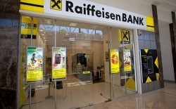 Nghi ngờ hỗ trợ tài chính cho Nga trong cuộc xung đột Ukraine, một ngân hàng phương Tây bị khởi kiện