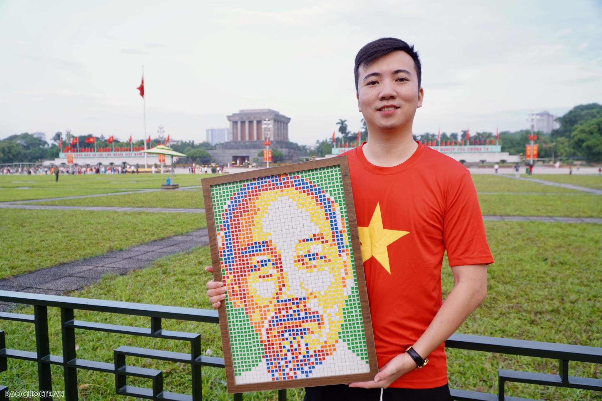 Sắc đỏ tràn ngập trong Ngày Quốc khánh 2/9 tại Thủ đô Hà Nội