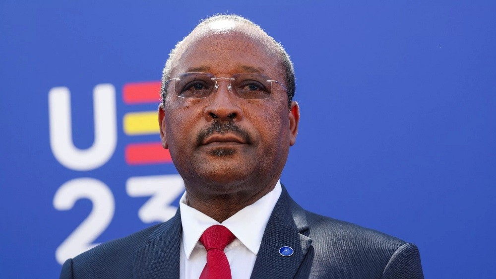 (09.02) Ngoại trưởng của chính quyền dân sự, ông Hassoumi Massoudou, cảnh báo ECOWAS có thể can thiệp vào Niger. (Nguồn: Reuters)