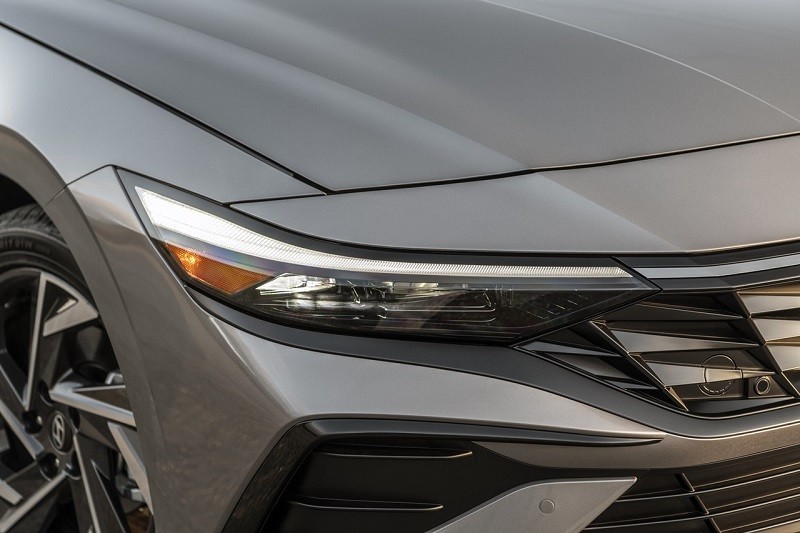 Cận cảnh bản nâng cấp Hyundai Elantra 2024 vừa ra mắt tại Mỹ Cận cảnh bản nâng cấp Hyundai Elantra 2024 vừa ra mắt tại Mỹ