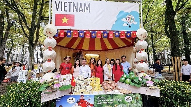 Đại sứ quán Việt Nam tại Hà Lan tham gia Embassy Festival 2023