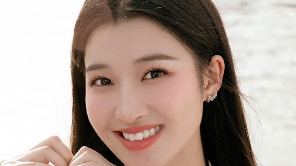 Bốn mỹ nhân Việt xinh đẹp, giỏi ngoại ngữ, đại diện Việt Nam dự thi quốc tế