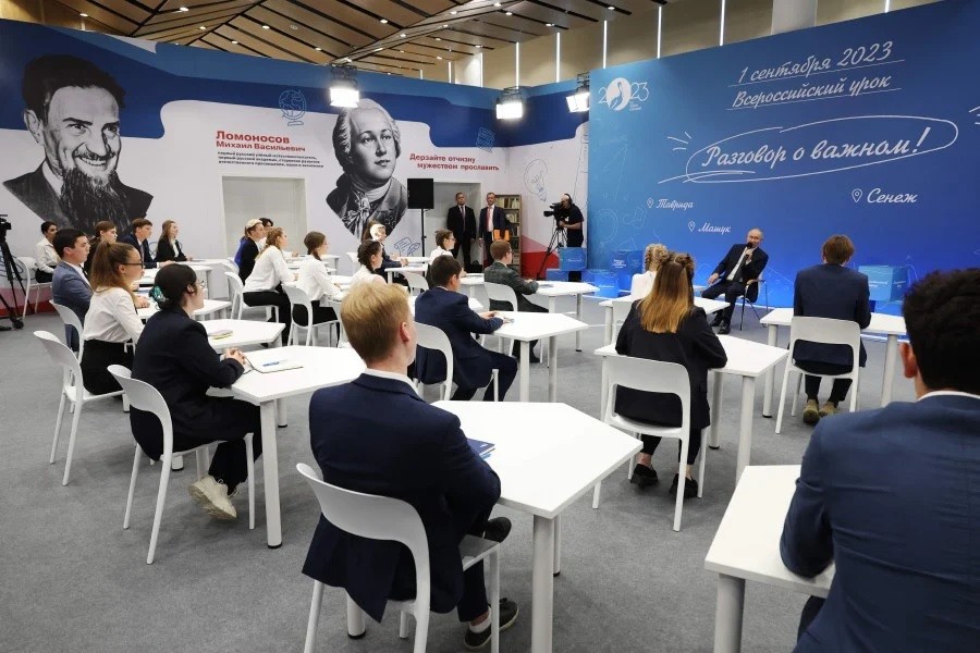 Ảnh ấn tượng (28/8-3/9): Đề cập Thế chiến II, ông Putin nói Nga ‘bất khả chiến bại’, tên lửa ở thủ đô Ukraine, Mỹ ủng hộ một quyết định của Nhật