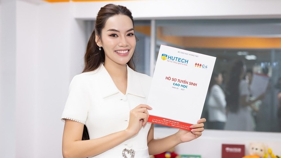 Hoa hậu Lê Hoàng Phương nhận học bổng toàn phần chương trình thạc sĩ