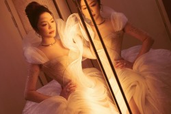 Diễn viên Lý Nhã Kỳ lộng lẫy, kiêu sa khi khoác áo cưới, mong sớm lên xe hoa