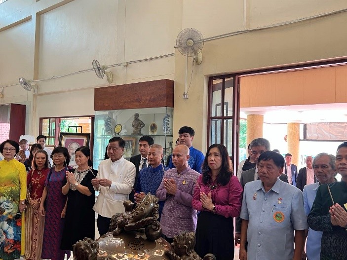 Làm công tác cộng đồng tại các tỉnh Đông Bắc Thái Lan Làm công tác cộng đồng tại các tỉnh Đông Bắc Thái Lan