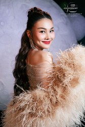 Thần thái đỉnh cao như siêu mẫu Thanh Hằng