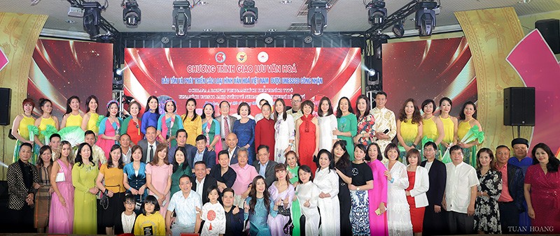 Chương trình giao lưu văn hóa nhằm bảo tồn và phát triển các loại hình văn hóa Việt Nam