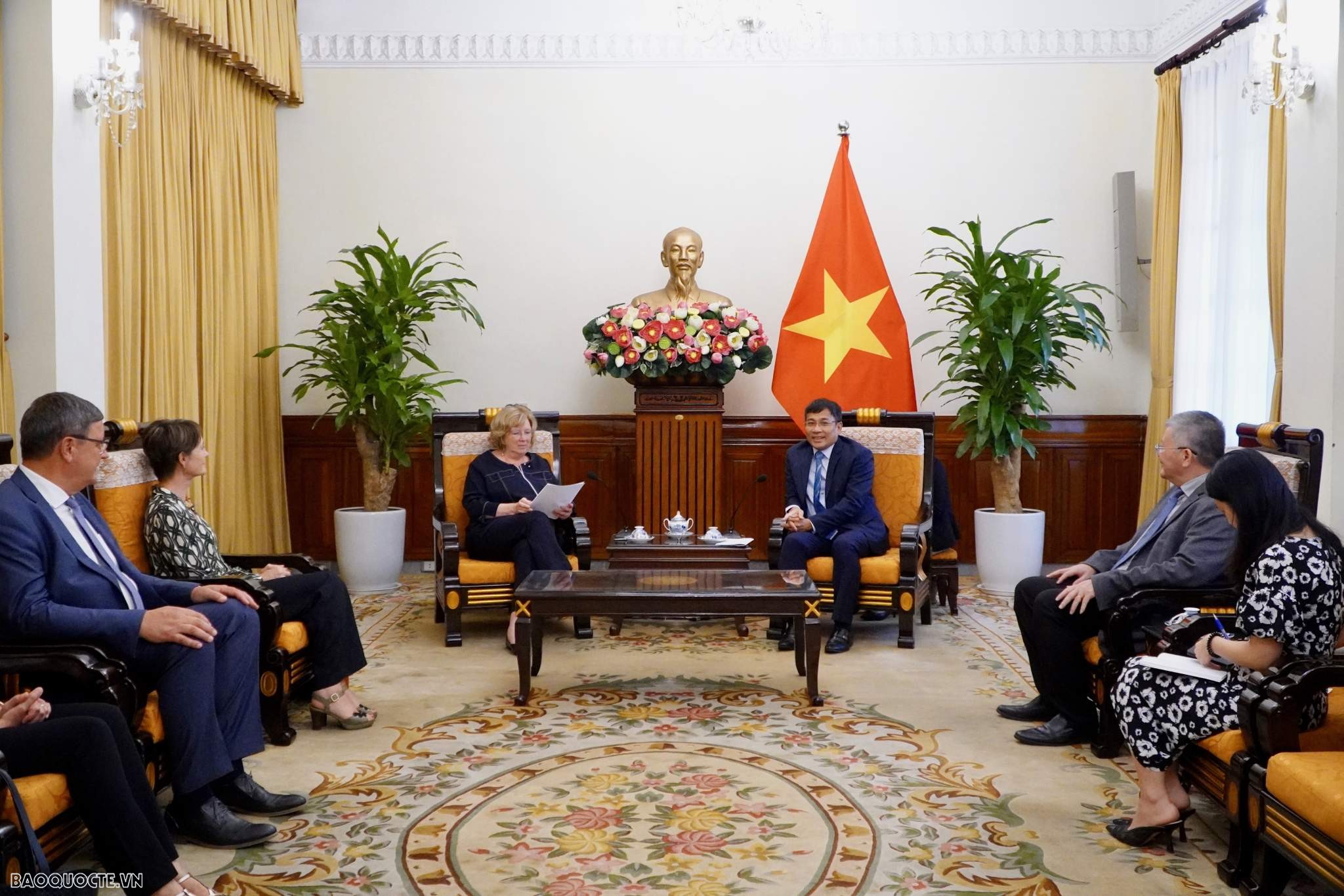 Tiếp tục tăng cường tình hữu nghị Việt Nam-Pháp