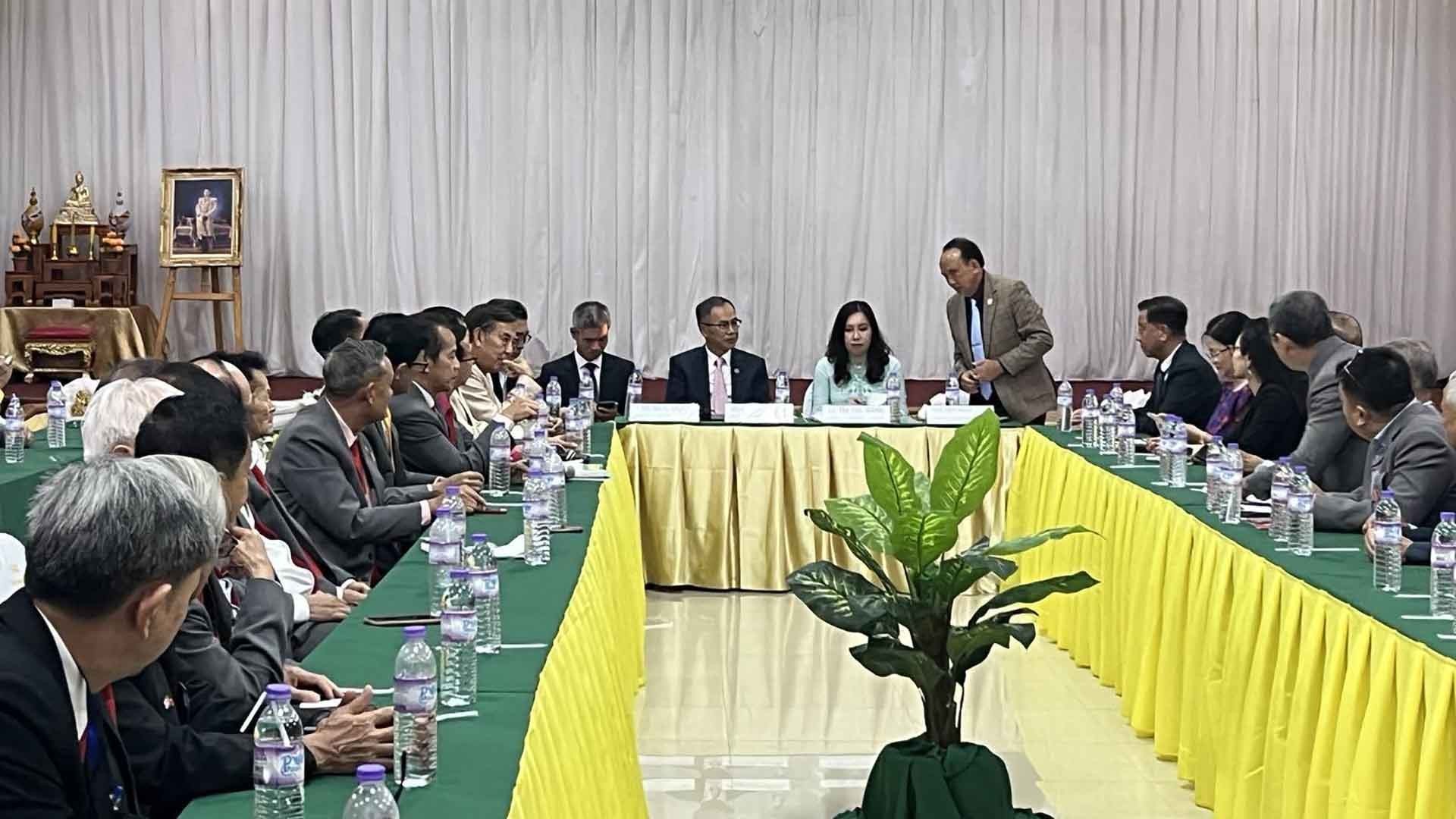 Lãnh đạo Bộ Ngoại giao thăm làm việc về công tác cộng đồng tại Thái Lan