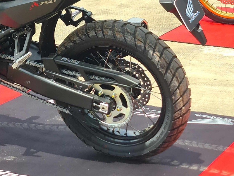 Cận cảnh Honda XL750 Transalp vừa ra mắt tại Việt Nam, giá 309 triệu đồng Cận cảnh Honda XL750 Transalp vừa ra mắt tại Việt Nam, giá 309 triệu đồng