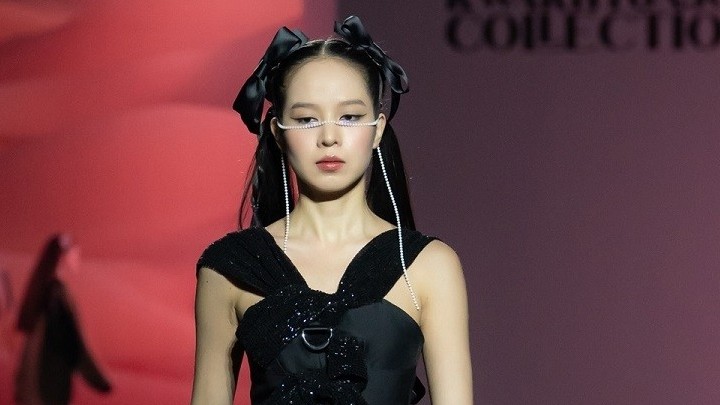 Hoa hậu Thanh Thủy sải bước trên sàn diễn tuần lễ thời trang Seoul 2023