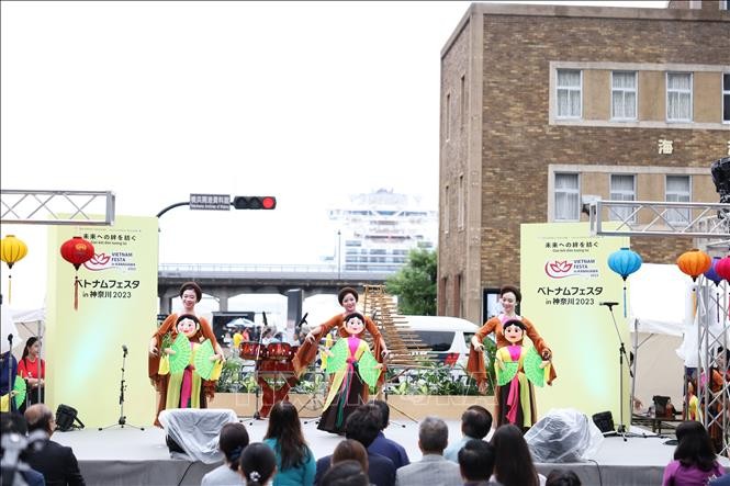 Sôi động lễ hội Sôi động lễ hội